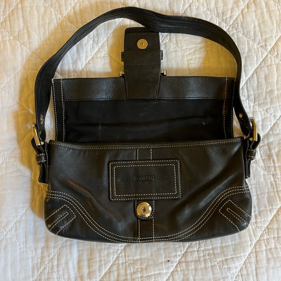 Black coach bag with silver clasp. - Picture 6 of 9